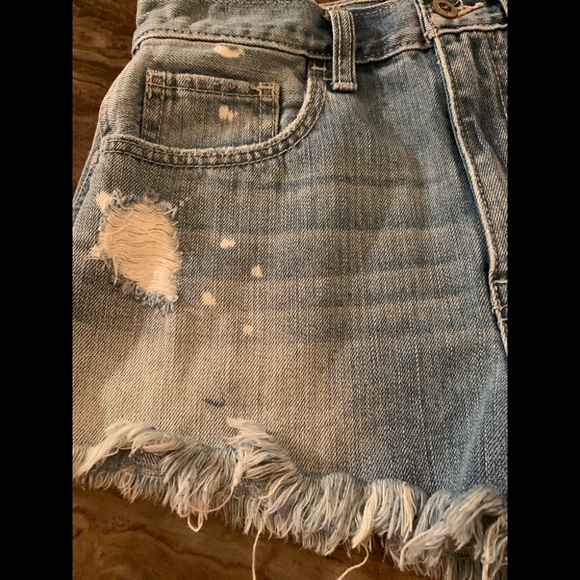 HOLLISTER CALIF DISTRESSED HIGH RISE SHORTS 3 26W - Picture 8 of 8